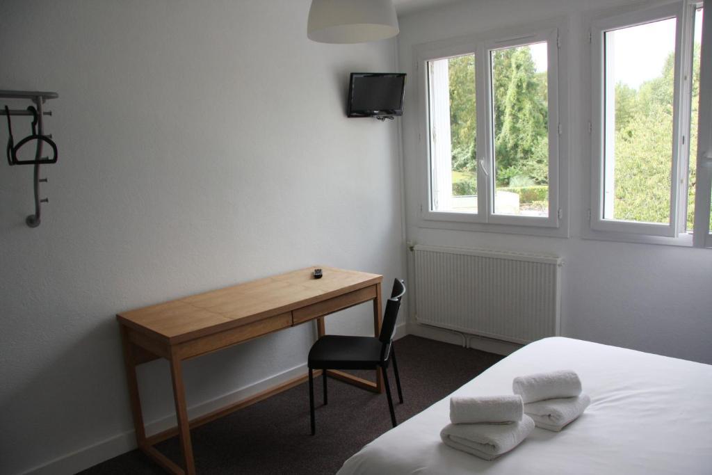 Le Bistroquet Hotel Lusignan Kamer foto