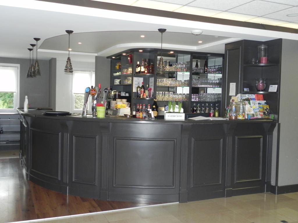 Le Bistroquet Hotel Lusignan Buitenkant foto