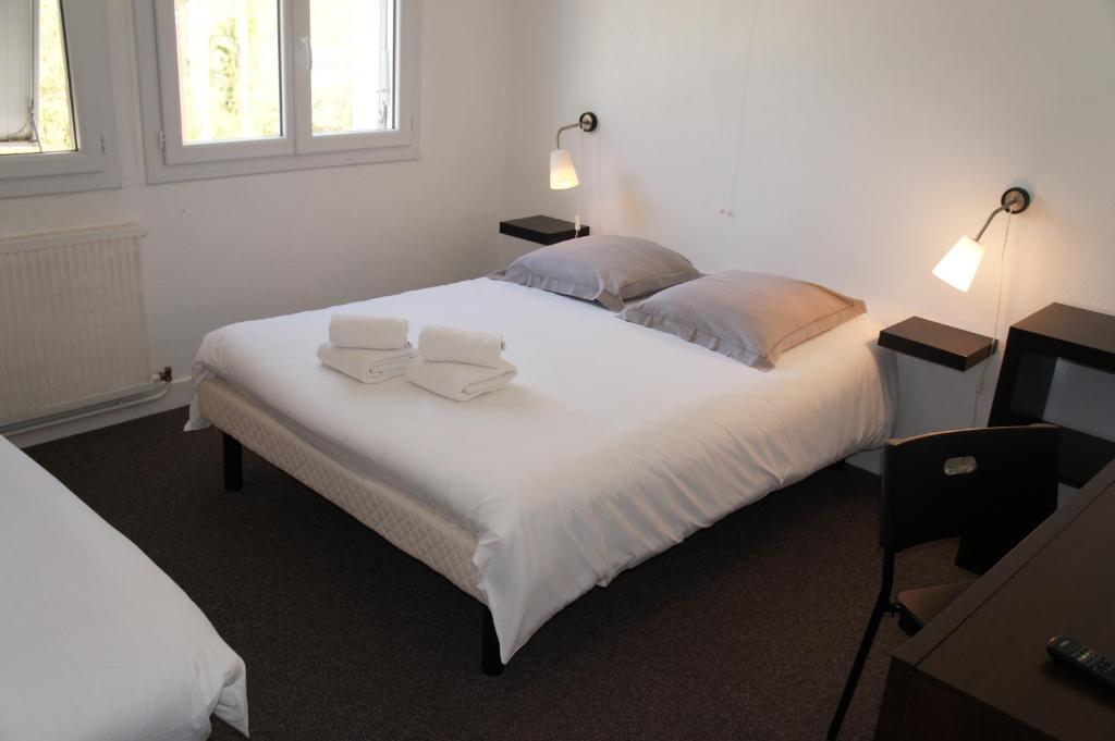 Le Bistroquet Hotel Lusignan Buitenkant foto