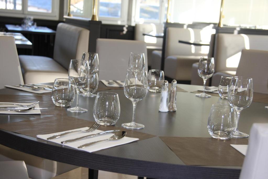 Le Bistroquet Hotel Lusignan Buitenkant foto