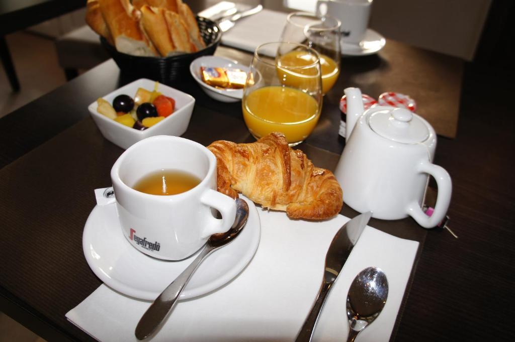Le Bistroquet Hotel Lusignan Buitenkant foto